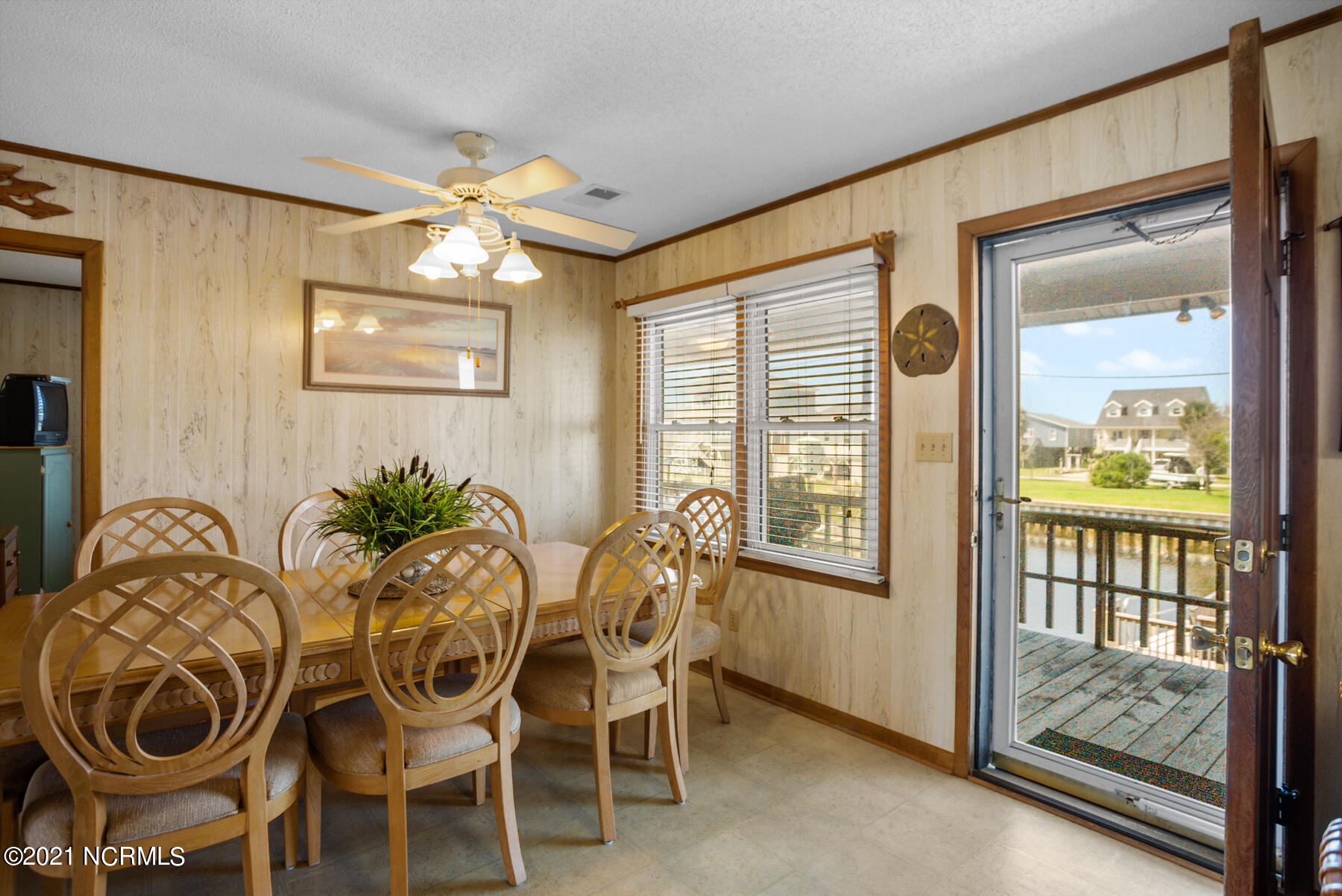 119 Dolphin Drive Holden Beach, NC 28462 - Photo 11 of 35 119 Dolphin Drive MLS-12