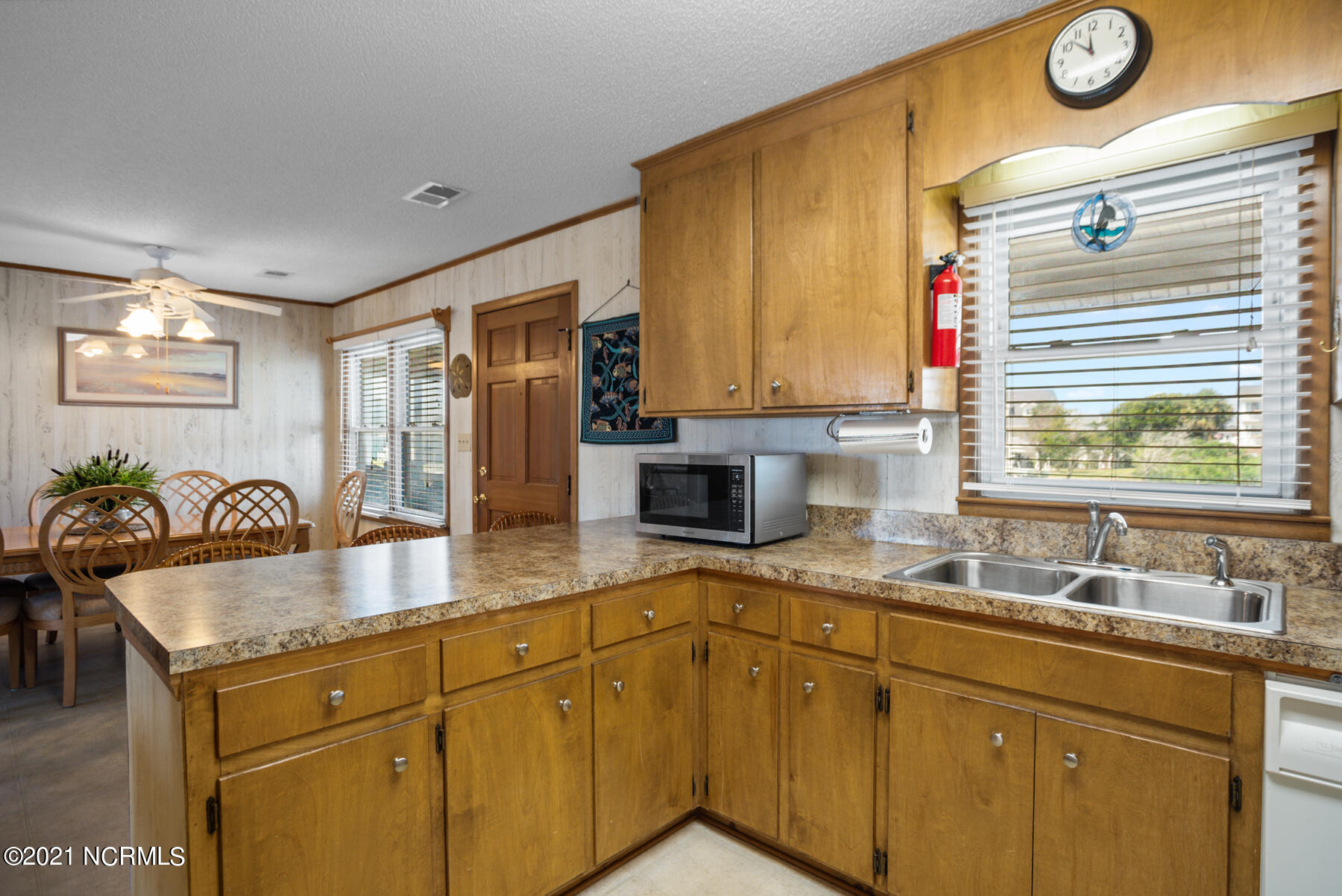 119 Dolphin Drive Holden Beach, NC 28462 - Photo 13 of 35 119 Dolphin Drive MLS-17