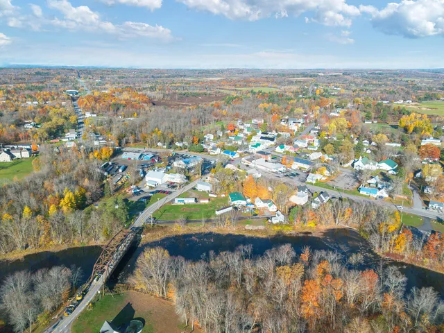 $159,900 | 21 Water Street, Clinton, ME 04927