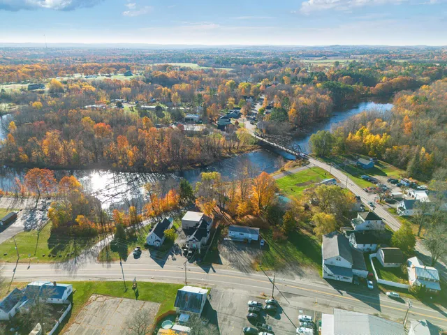 $159,900 | 21 Water Street, Clinton, ME 04927