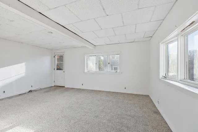 $159,900 | 21 Water Street, Clinton, ME 04927