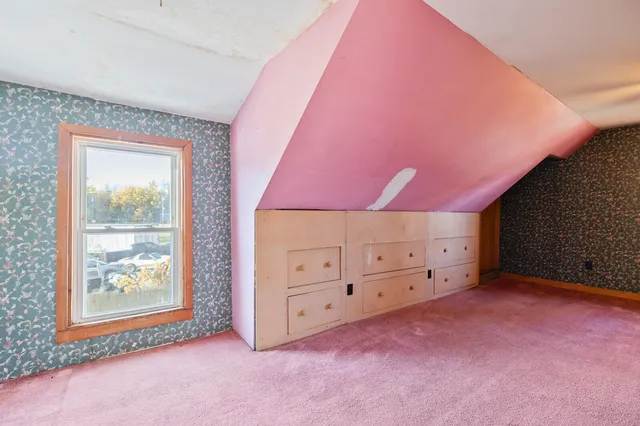 $159,900 | 21 Water Street, Clinton, ME 04927