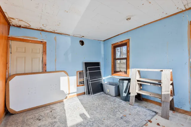 $159,900 | 21 Water Street, Clinton, ME 04927