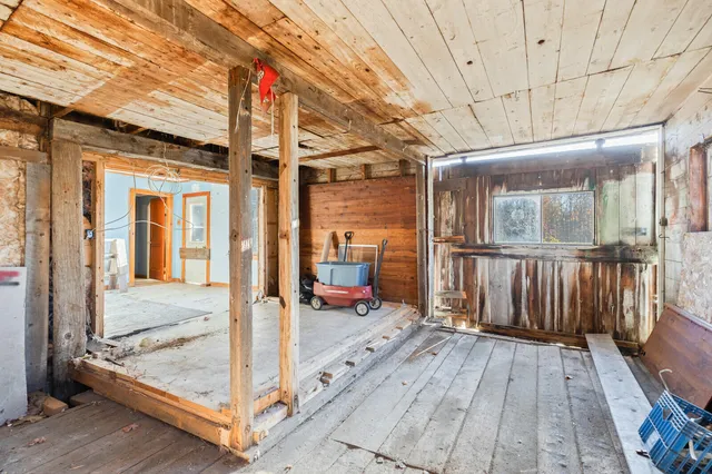 $159,900 | 21 Water Street, Clinton, ME 04927