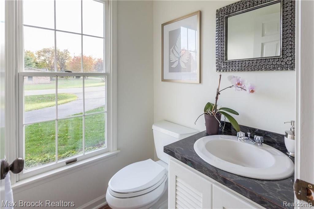 2372 Blockton Road Rochester Hills, MI 48306 - Photo 16 of 43