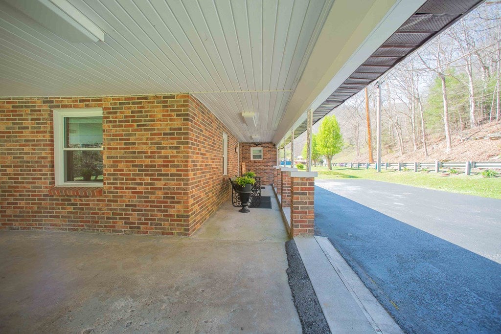 11432 Slate Creek Road Grundy, VA 24614 - Photo 16 of 25 Gallery Image 16