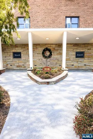$264,000 | 208 Anderson Street, Unit 7SG, Hackensack, NJ 07601