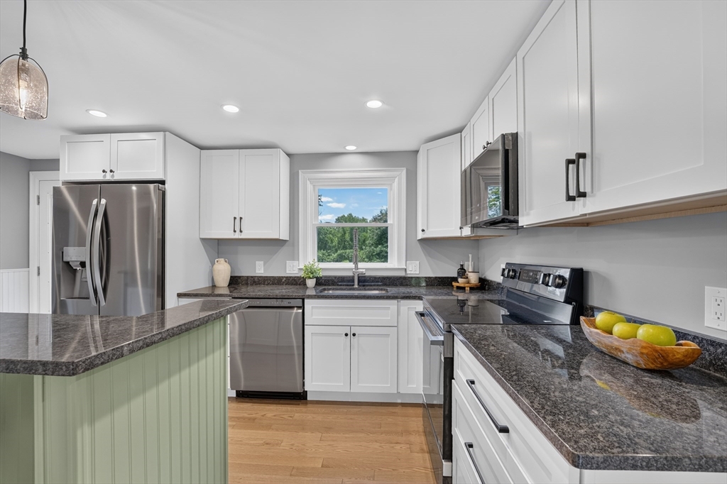 128 Providence Road Grafton, MA 01519 - Photo 4 of 34