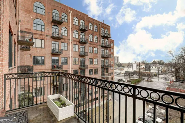 $3,450 | 3235 Roswell Road, Unit 703, Atlanta, GA 30305