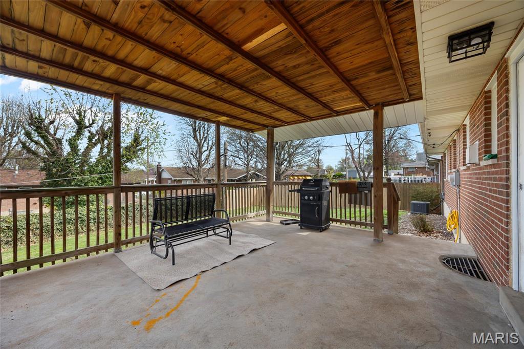 9748 MacKenzie Road St. Louis, MO 63123 - Photo 23 of 25