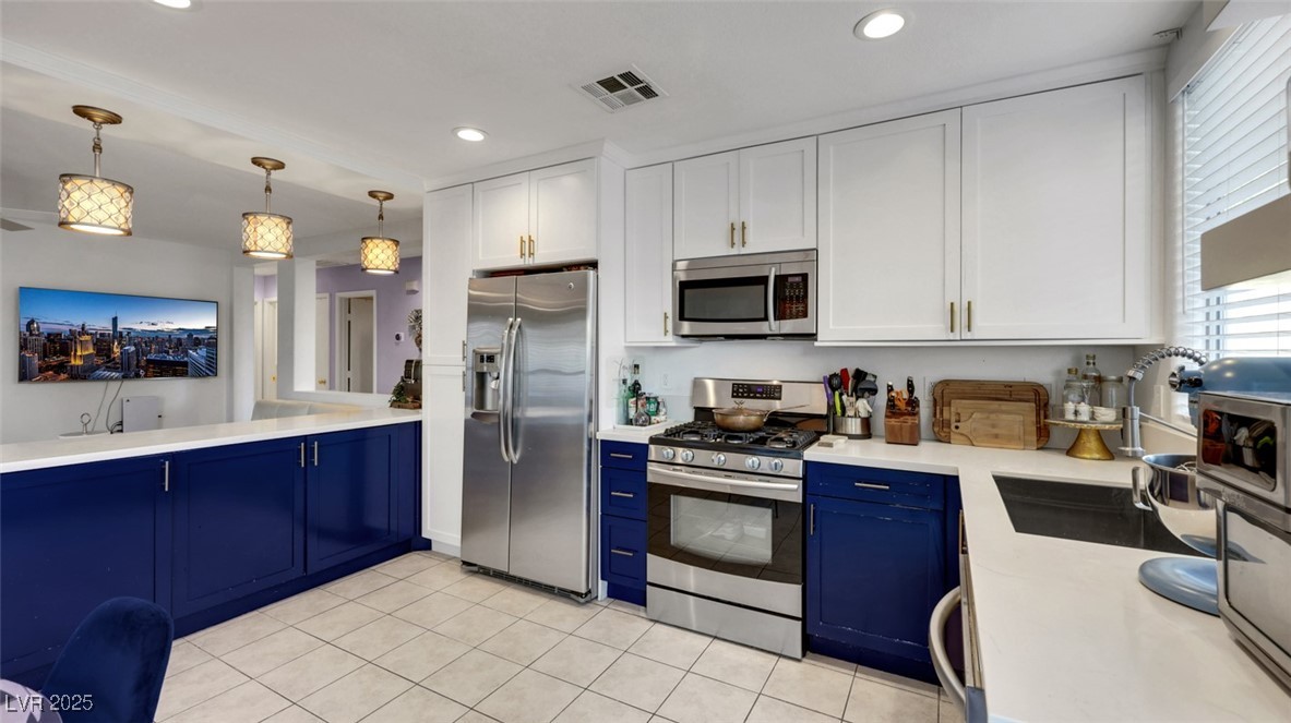 8709 Hidden Pines Avenue Las Vegas, NV 89143 - Photo 9 of 31