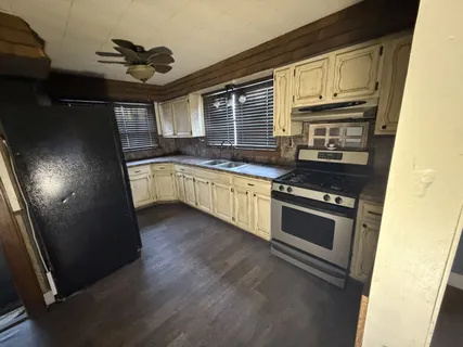 $85,500 | 140 South 4th Street, Albion, IL 62806
