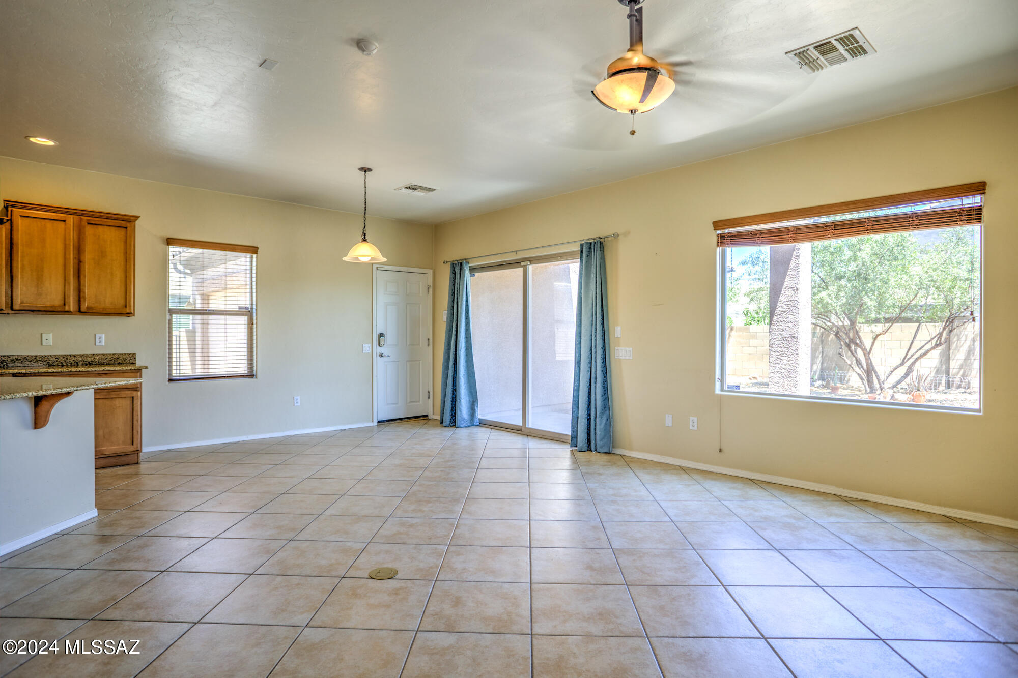 10583 East Water Poppy Road Tucson, AZ 85747 - Photo 13 of 40