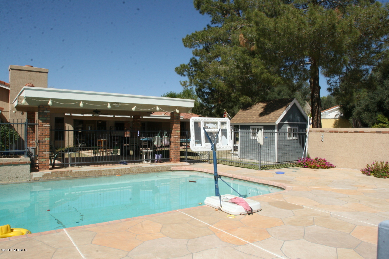 719 North Riata Street Gilbert, AZ 85234 - Photo 14 of 16 Pool