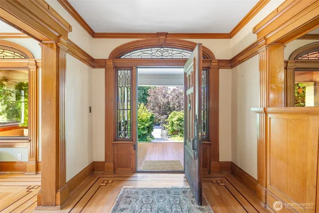 $2,695,000 | 1220 10th Avenue East, Seattle, WA 98102