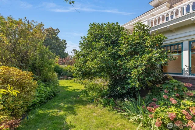 $2,695,000 | 1220 10th Avenue East, Seattle, WA 98102