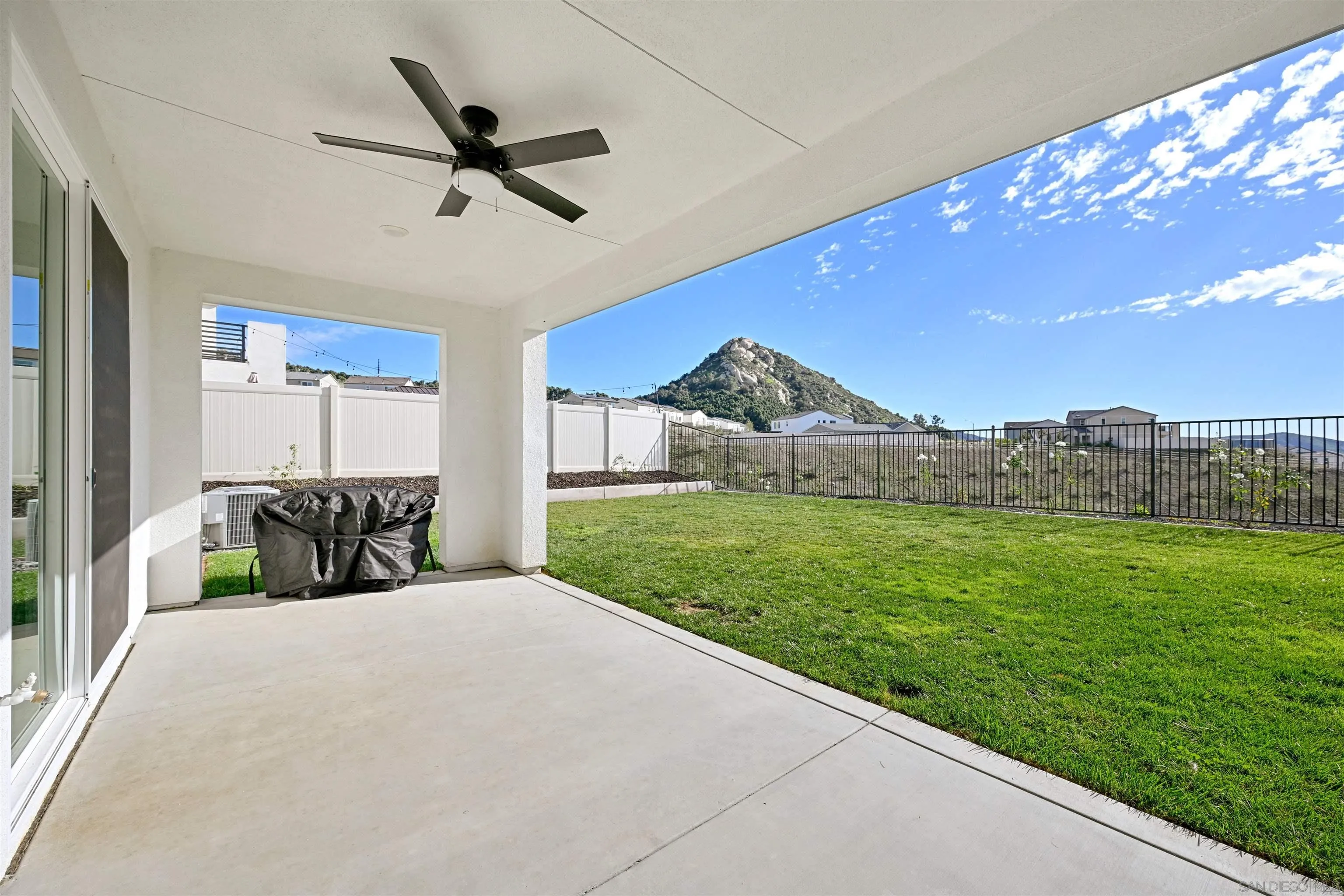 35158 Orchard Trail Fallbrook, CA 92028 - Photo 24 of 40 a bed room with a bed and a view