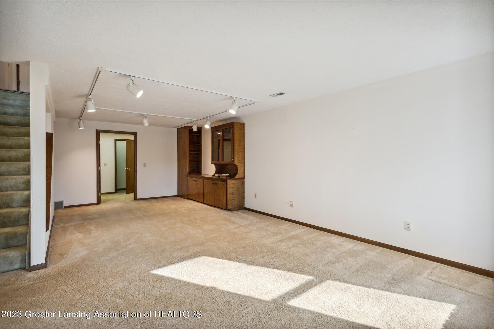 2017 Rendall Drive Jackson, MI 49201 - Photo 19 of 29 23-2017-Rendall-Dr-Jackson-MI-49201-Wind