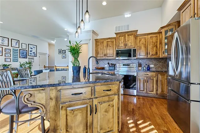 $585,000 | 707 Tomahawk Court, Smithville, MO 64089