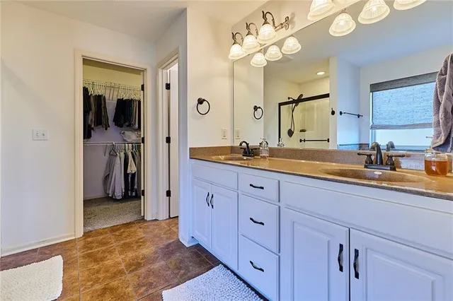 $585,000 | 707 Tomahawk Court, Smithville, MO 64089