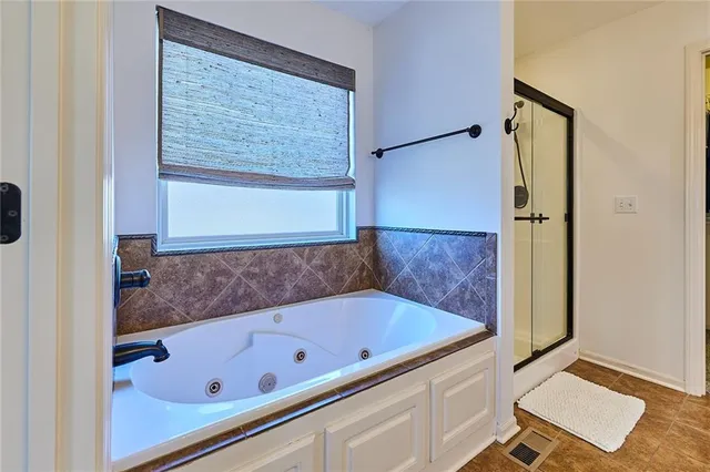 $585,000 | 707 Tomahawk Court, Smithville, MO 64089