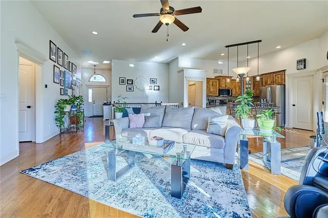 $585,000 | 707 Tomahawk Court, Smithville, MO 64089