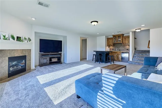 $585,000 | 707 Tomahawk Court, Smithville, MO 64089