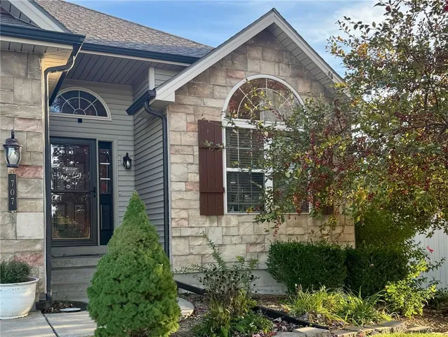 $585,000 | 707 Tomahawk Court, Smithville, MO 64089