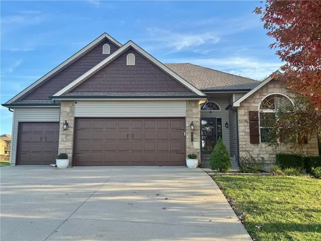 $585,000 | 707 Tomahawk Court, Smithville, MO 64089