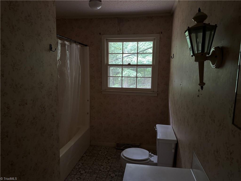 204 Hamilton Road Lexington, NC 27295 - Photo 7 of 10