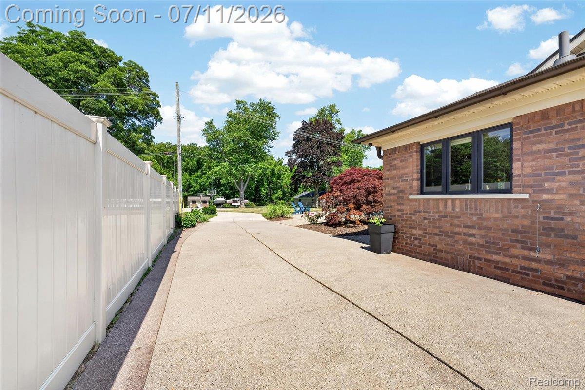 23750 East River Road Grosse Ile, MI 48138 - Photo 31 of 54 32-Metro Shores Media_032.jpg