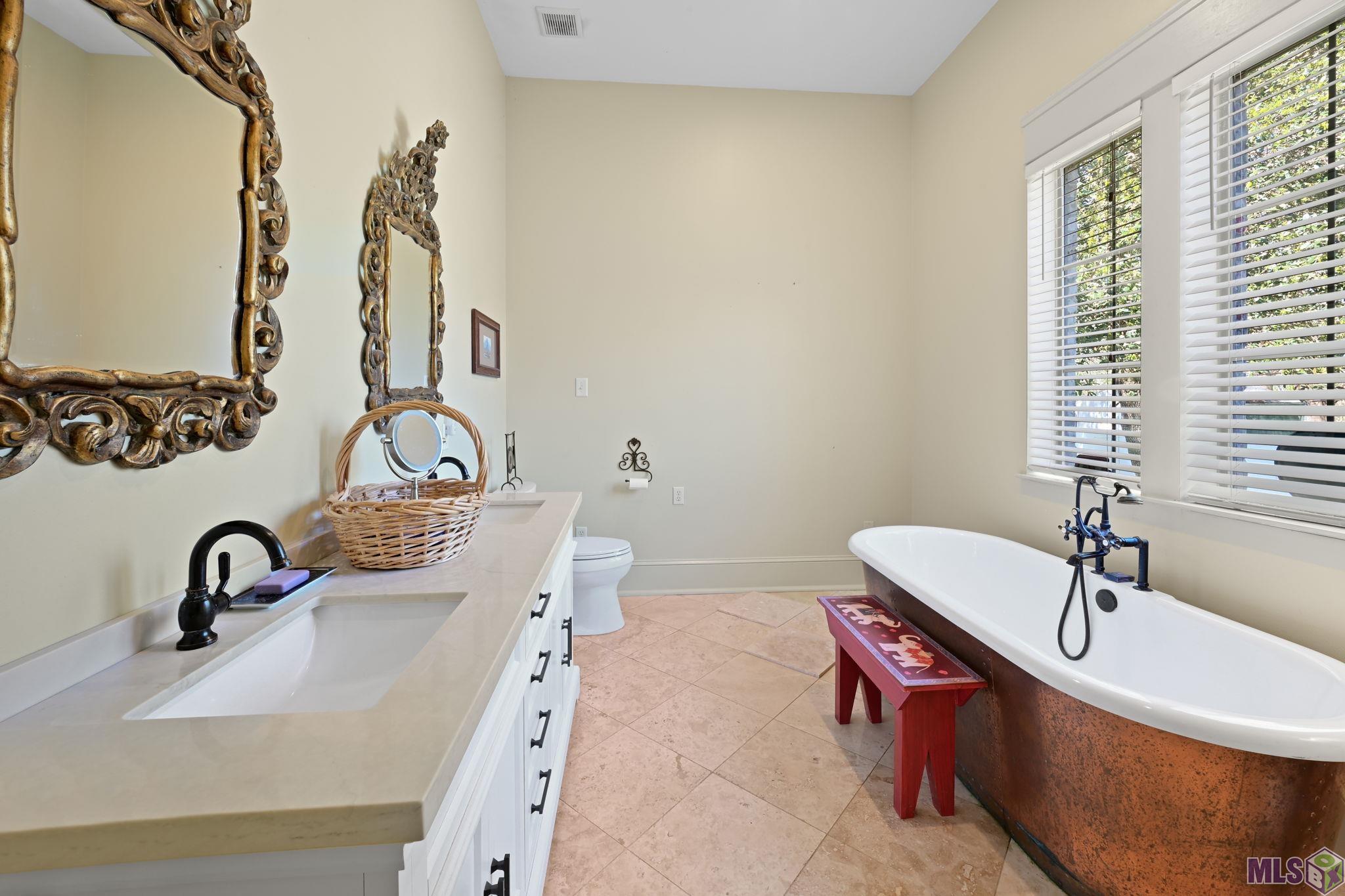 3231 Woodland Ridge Boulevard Baton Rouge, LA 70816 - Photo 11 of 19