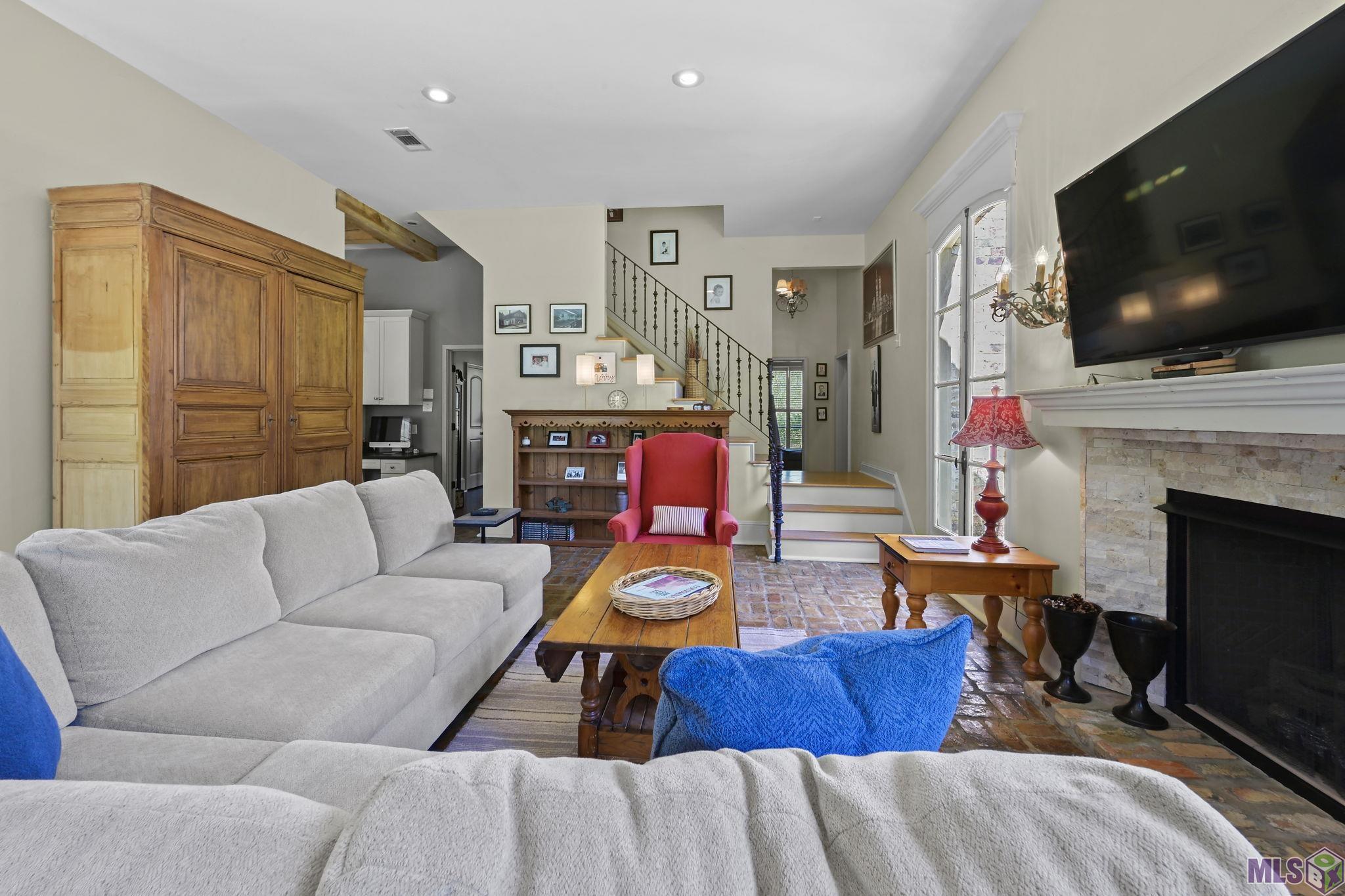 3231 Woodland Ridge Boulevard Baton Rouge, LA 70816 - Photo 5 of 19