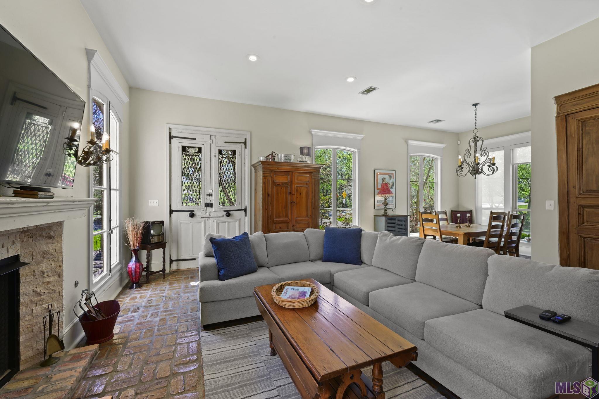 3231 Woodland Ridge Boulevard Baton Rouge, LA 70816 - Photo 7 of 19