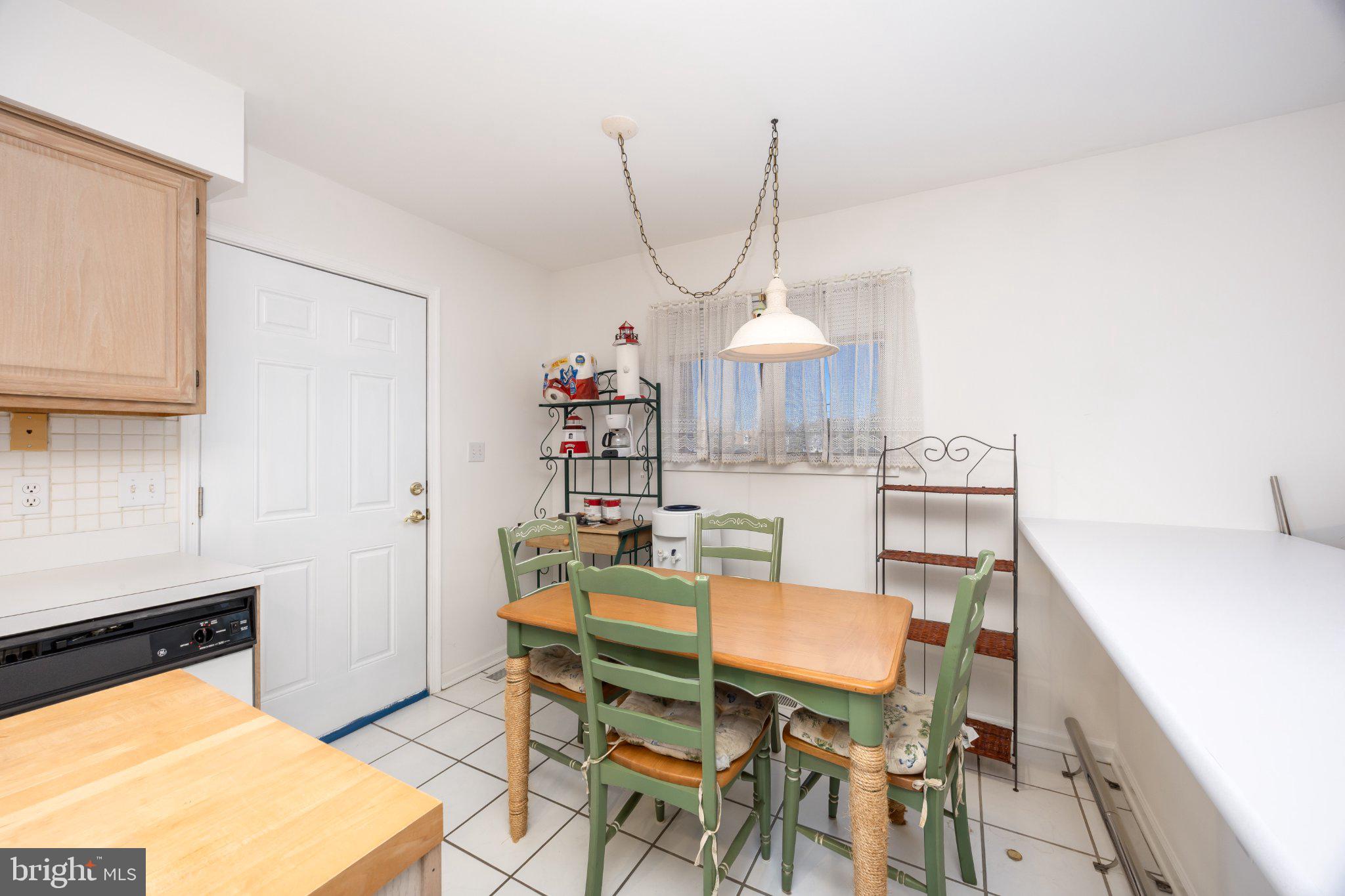 10431 Brighton Road Ocean City, MD 21842 - Photo 5 of 39 Bright and inviting kitchen space.