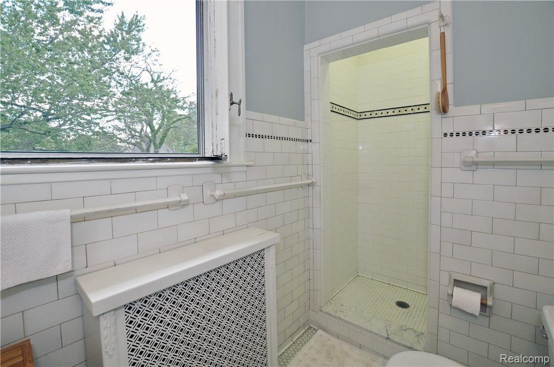1371 Devonshire Road Grosse Pointe, MI 48230 - Photo 28 of 36 28.jpg