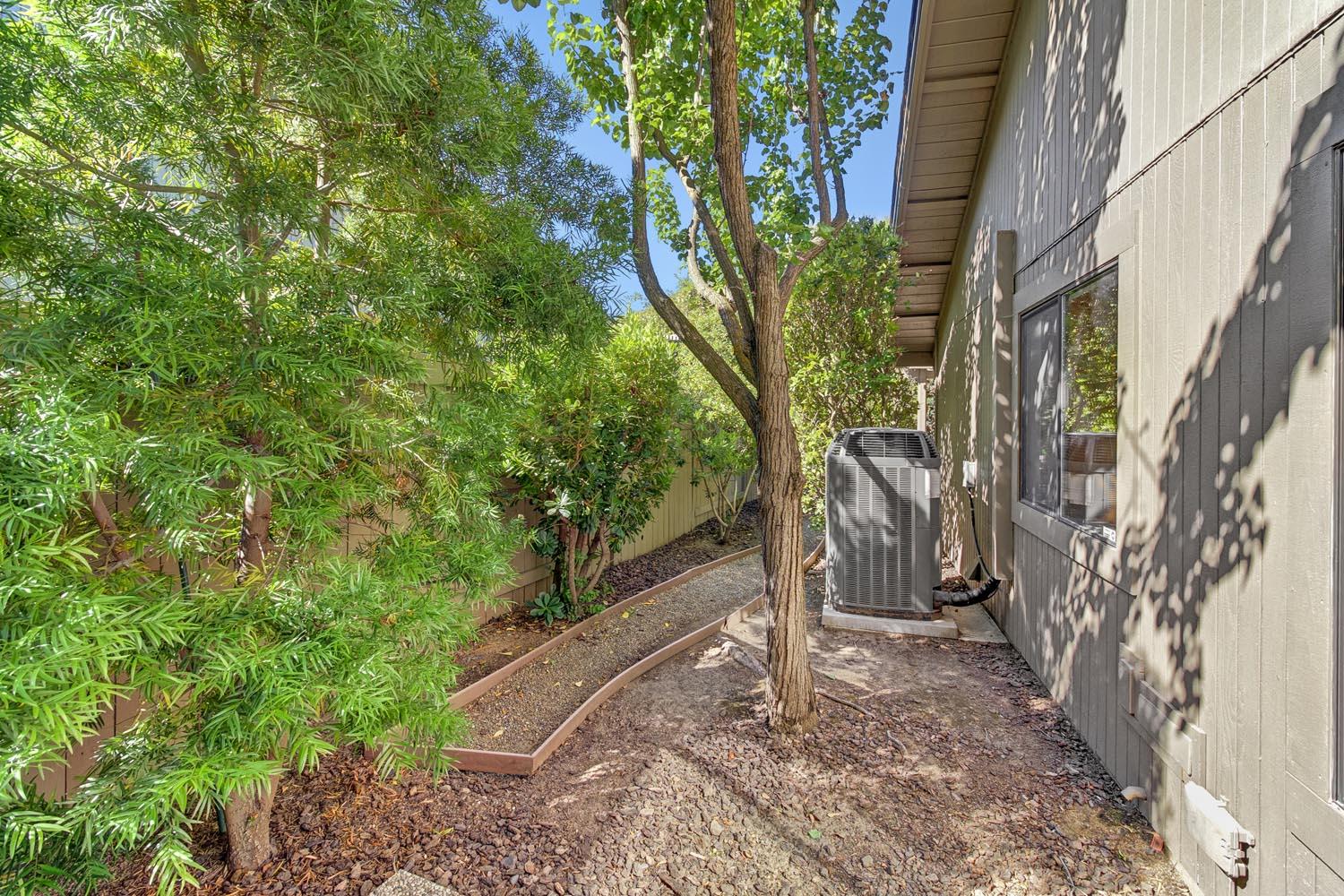 11368 Sutters Fort Way Gold River, CA 95670 - Photo 29 of 31