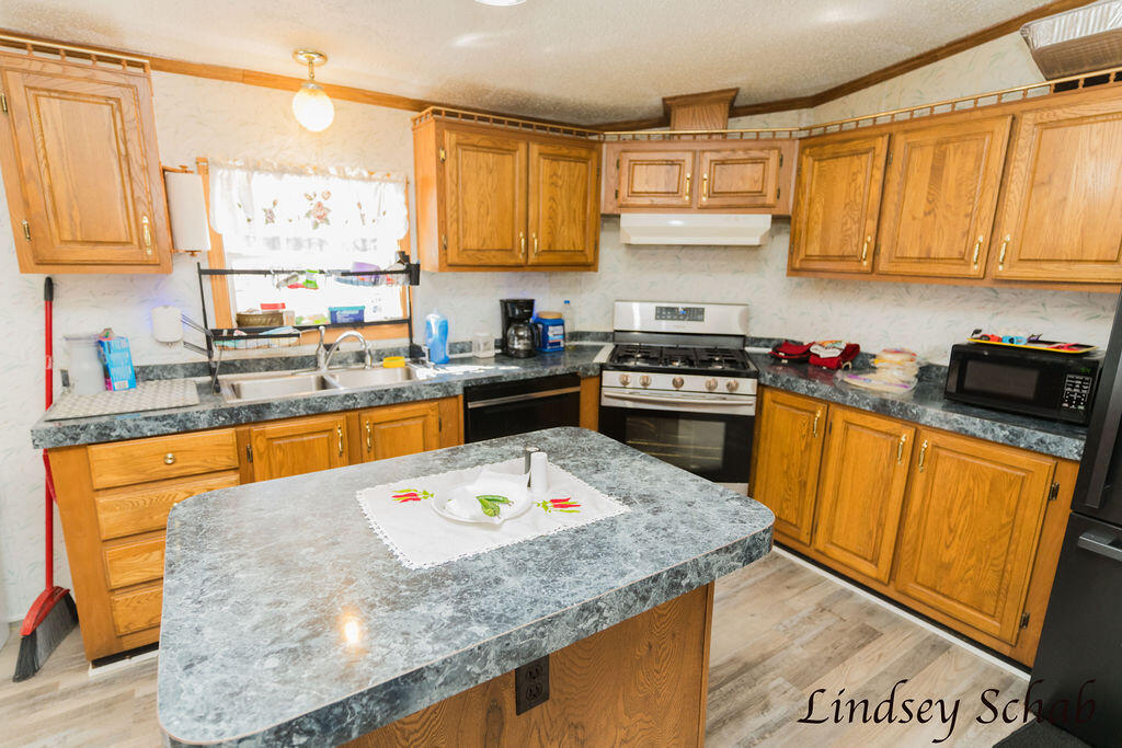 2211 East 13 Mile Road Bitely, MI 49309 - Photo 15 of 48 DSC01995