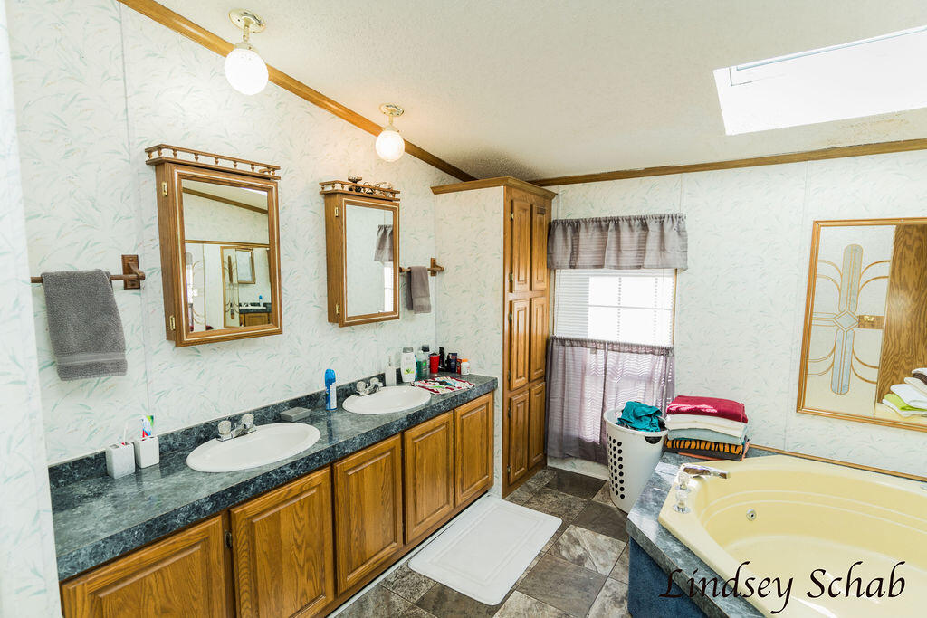 2211 East 13 Mile Road Bitely, MI 49309 - Photo 24 of 48 DSC01978