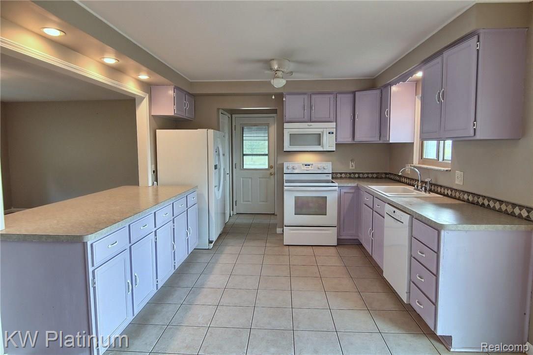 11369 Gilbert Road Memphis, MI 48041 - Photo 2 of 32 Kitchen.jpg