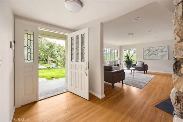 $1,998,000 | 5213 Crown Avenue, La Canada Flintridge, CA 91011