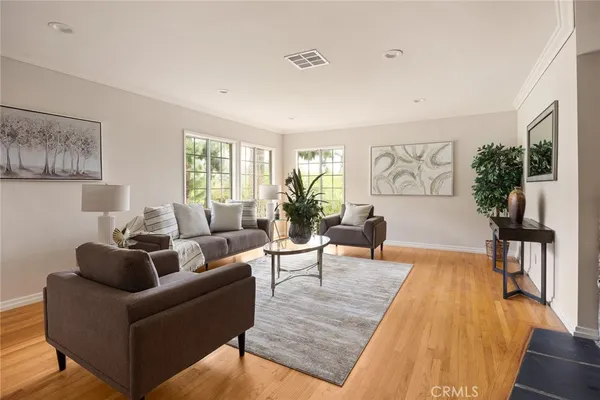 $1,998,000 | 5213 Crown Avenue, La Canada Flintridge, CA 91011