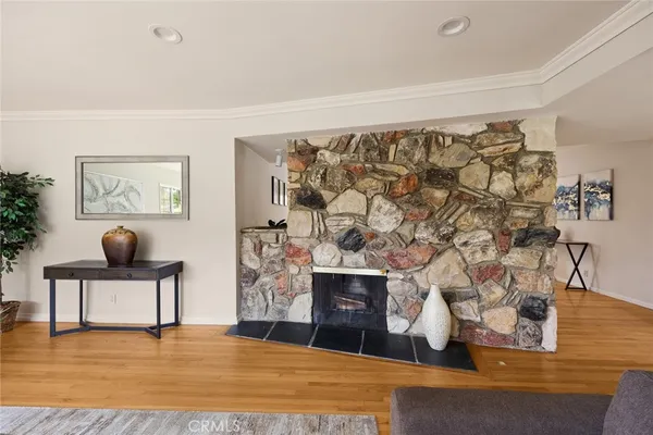 $1,998,000 | 5213 Crown Avenue, La Canada Flintridge, CA 91011