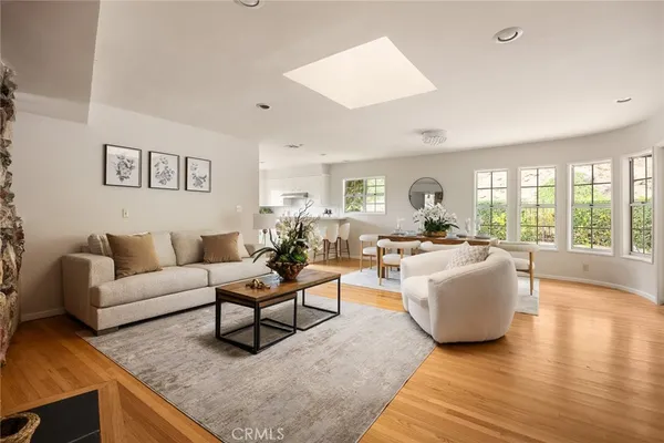 $1,998,000 | 5213 Crown Avenue, La Canada Flintridge, CA 91011
