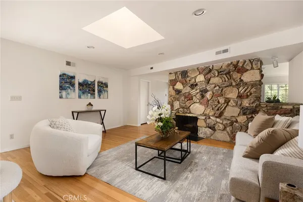 $1,998,000 | 5213 Crown Avenue, La Canada Flintridge, CA 91011