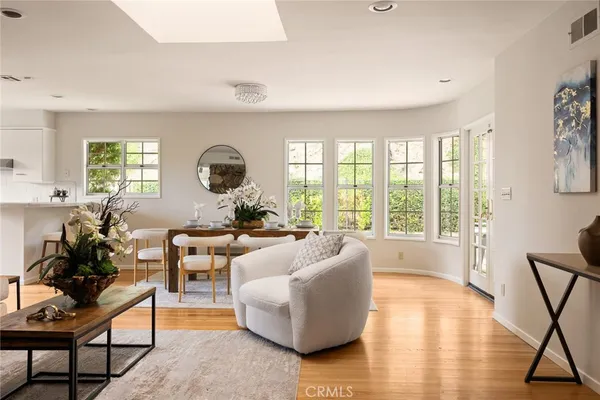 $1,998,000 | 5213 Crown Avenue, La Canada Flintridge, CA 91011