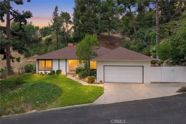 $1,998,000 | 5213 Crown Avenue, La Canada Flintridge, CA 91011
