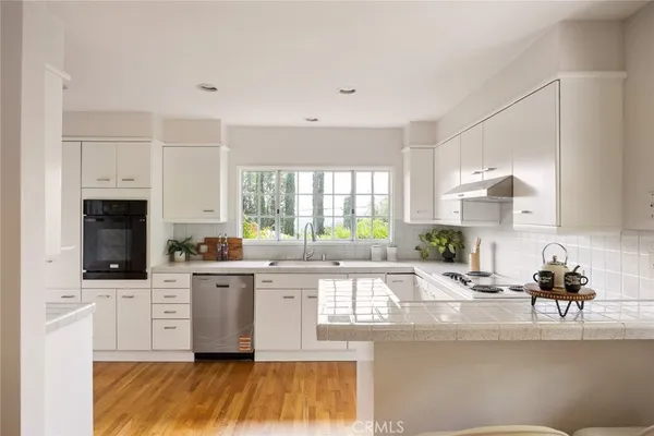 $1,998,000 | 5213 Crown Avenue, La Canada Flintridge, CA 91011