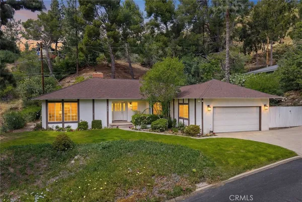 $1,998,000 | 5213 Crown Avenue, La Canada Flintridge, CA 91011