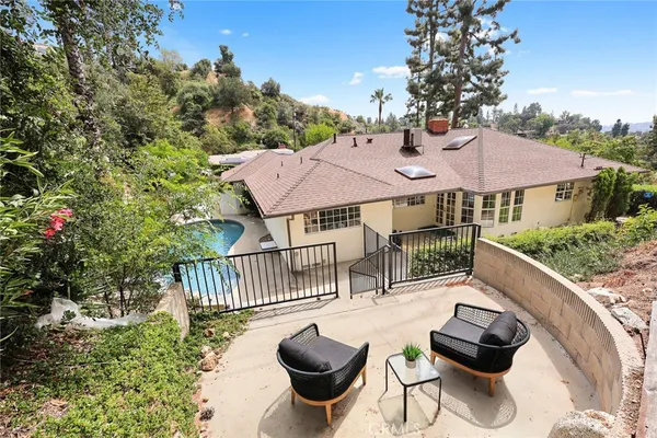 $1,998,000 | 5213 Crown Avenue, La Canada Flintridge, CA 91011
